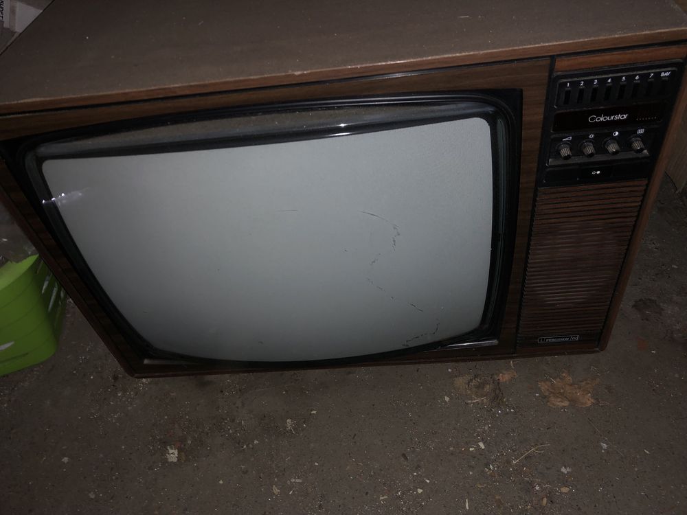 Televisão antiga como nova