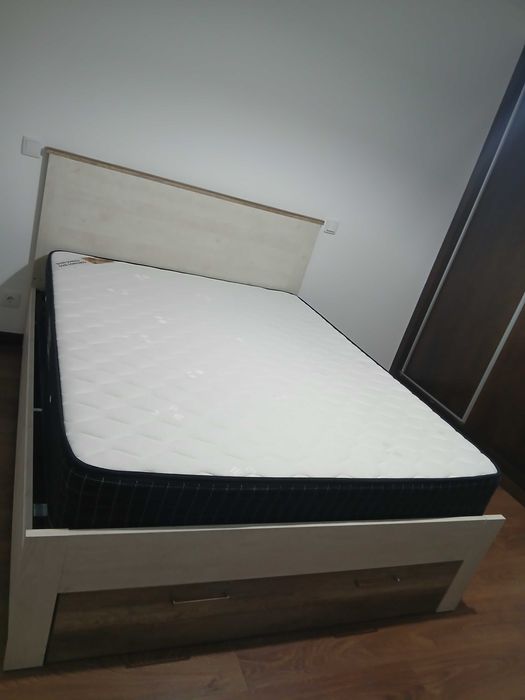 Quarto de casal em bom estado