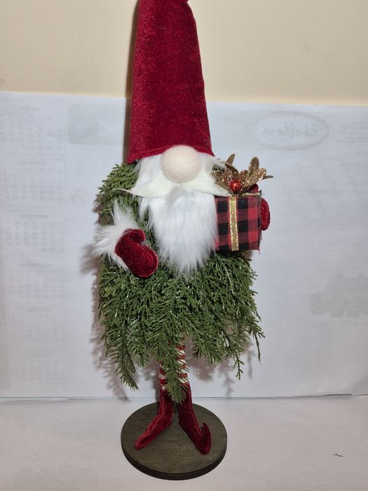 Krasnal gnom z prezentem 64 cm!