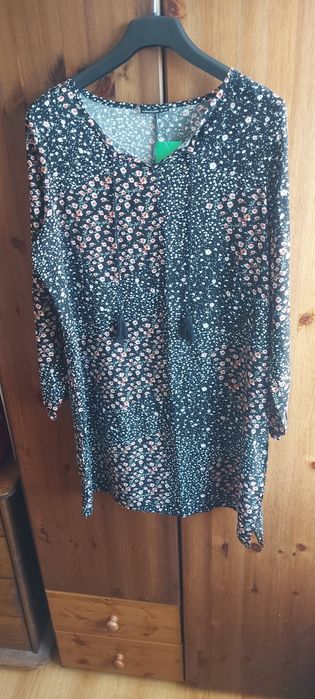 Sukienka w kwiaty r.42 nowa