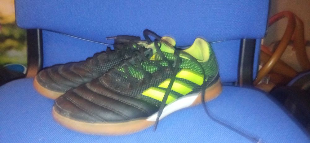 Buty halowe adidas