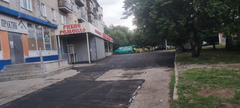 Асфальтирование и укладка асфальтной крошки.