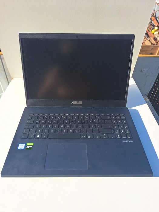Portátil ASUS Laptop F571GT intel i5- 8GB - SSD256GB - 4Gb Video