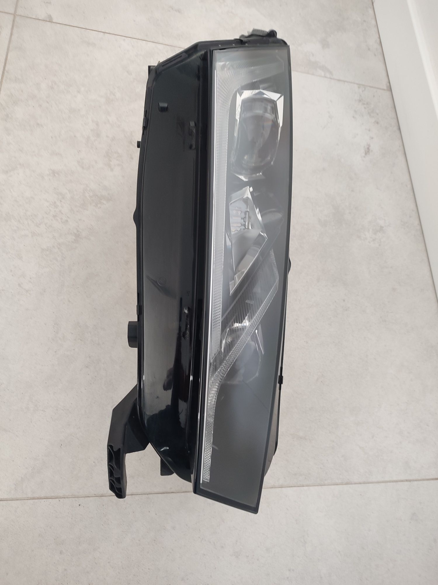 Lampa Reflektor Prawy Przód Skoda Octavia 4 IV Full Led 22r Oryginał