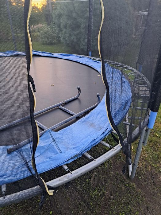 Trampolina duża niebieska
