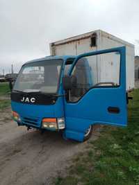 JAC 1020 на повному ходу