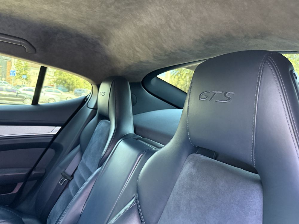 Porsche panamera GTS 4.8 2012