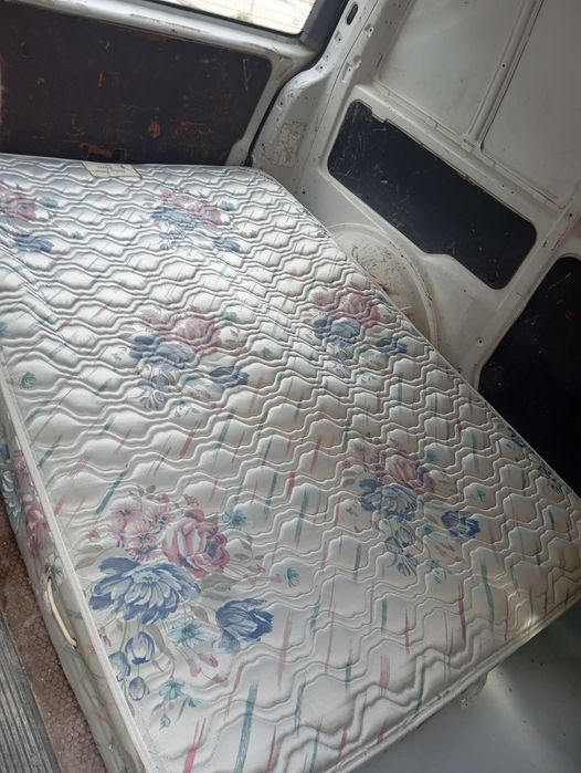 Bazer com tudo barato. Móveis de casa colchão casal