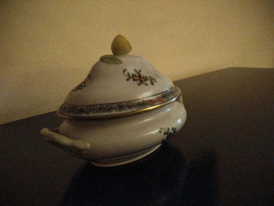 Terrina porcelana pintada á mão