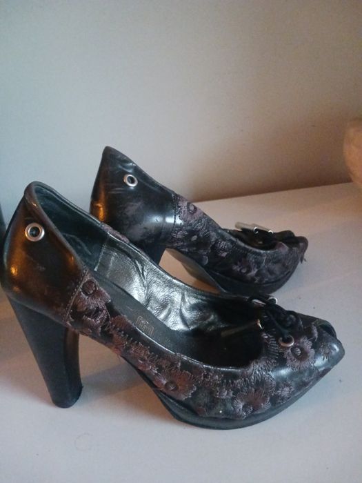 Sapatos cinza e preto, Prof , tamanho 34/35