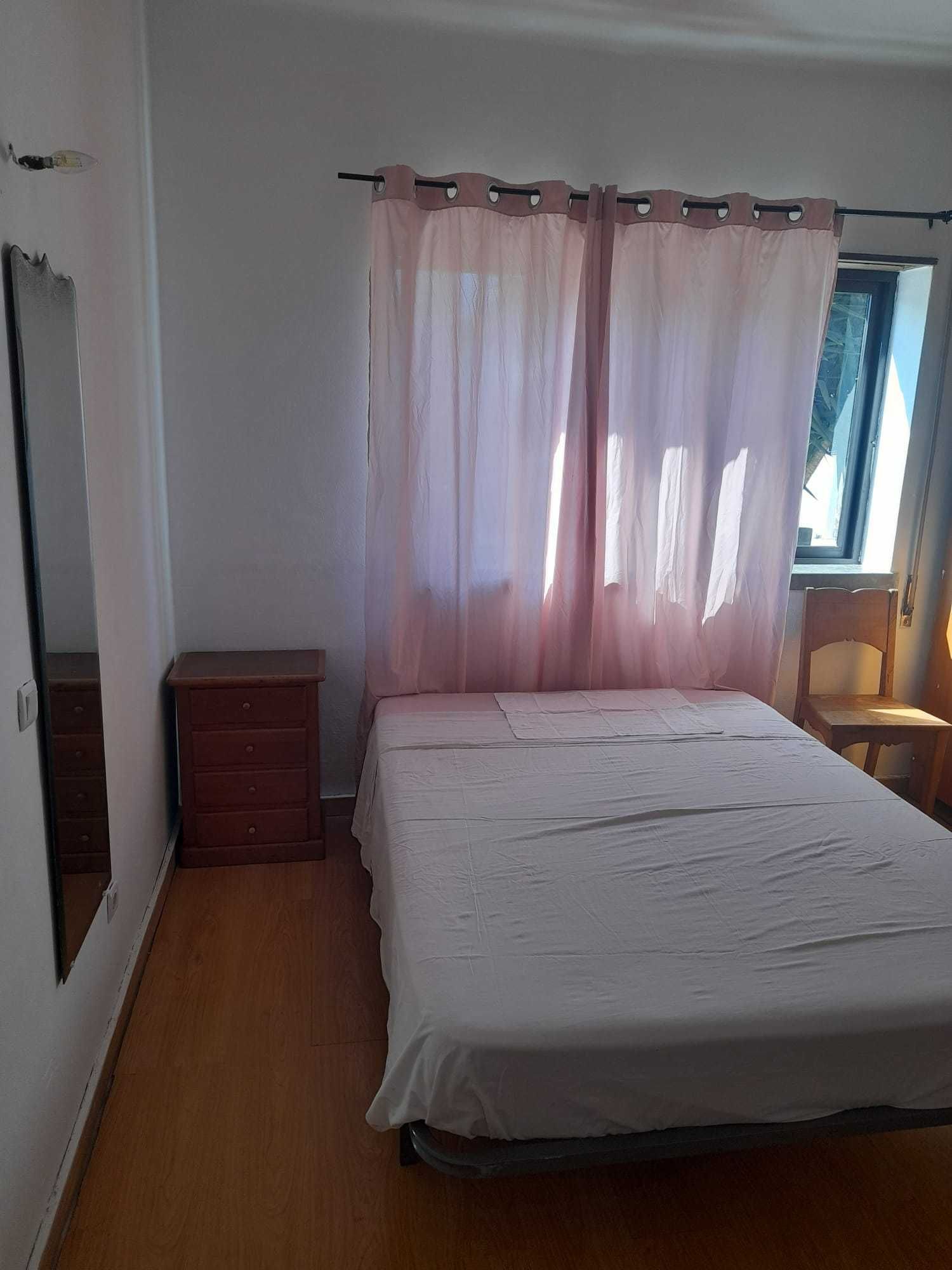 Quarto em S. Martinho do Bispo