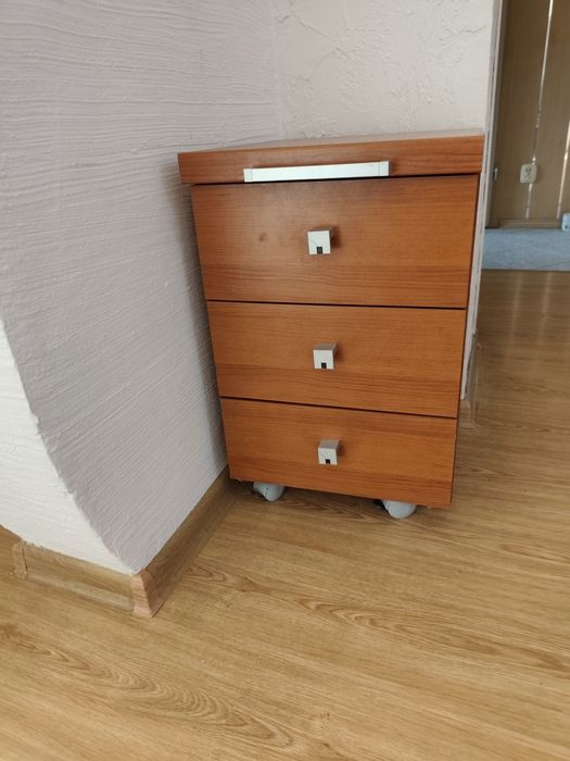 Meble pokojowe  salon komody witryny