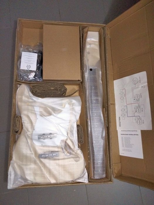 Baixo elétrico para construir (kit)