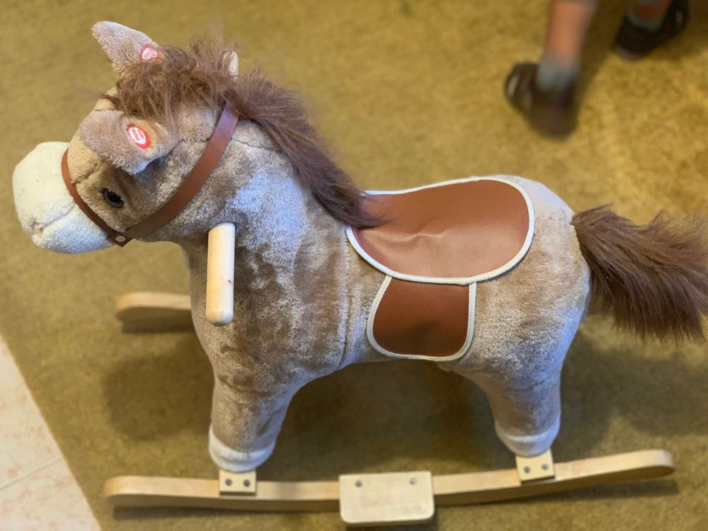 Cavalo de madeira c/ Som
