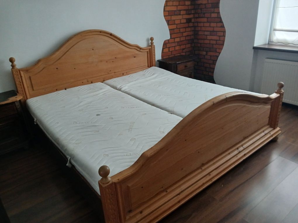 Łóżko duże, drewniane  2x2