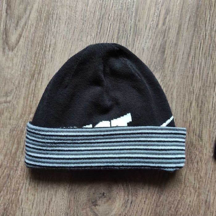 Шапка найк Nike двухстороння.