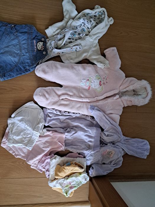 Ubrania dla dziewczynki noworodka
