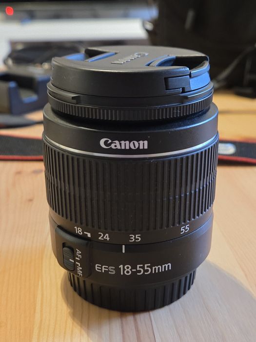 Canon EOS 2000D (przebieg 2811) + Statyw