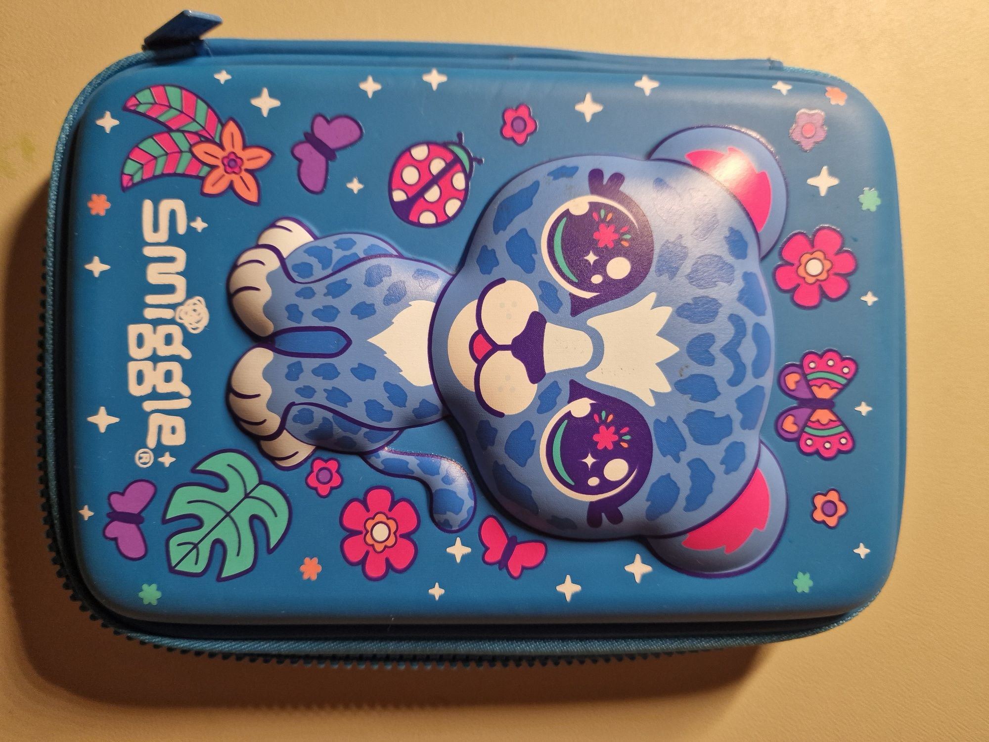 Zestaw smiggle lunch box i piórnik piękny