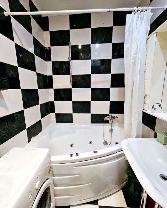 2 -к центр, Мост сити, раздельные комнаты ,Короленко 15,