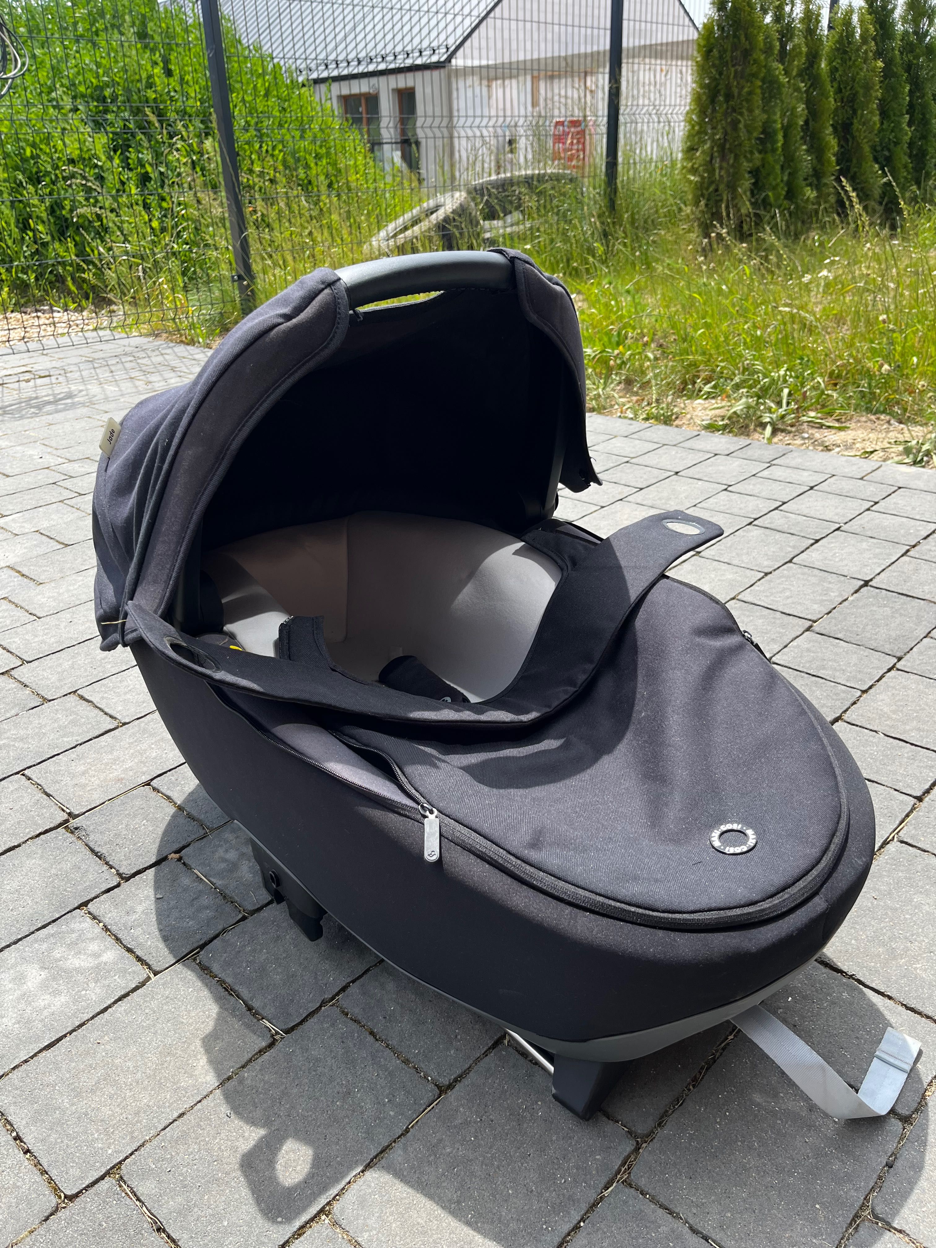 Maxi-Cosi Jade wraz z bazą ISOFIX FamilyFix3.