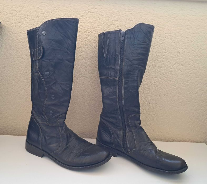 Botas Castanhas de Cano Alto