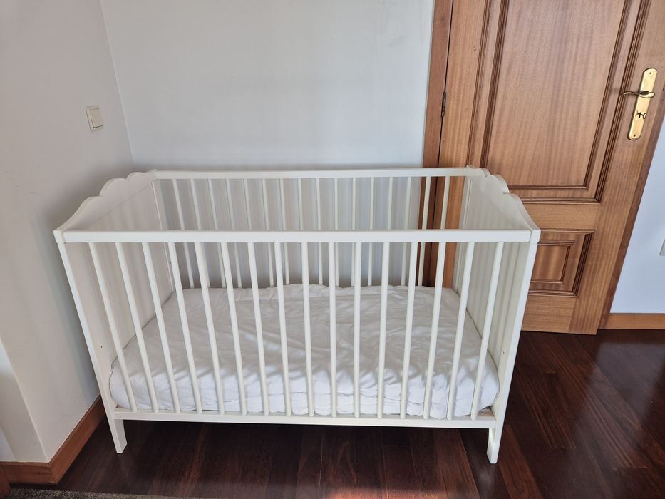 Berço ikea com colchão