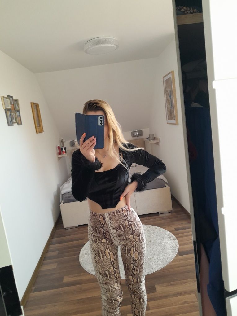 Spodnie legginsy wężowy print wysoki stan dopasowane oversize sexy