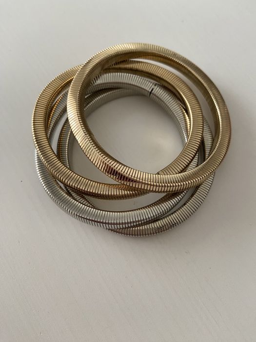 Pulseiras Bershka (douradas e prateadas)