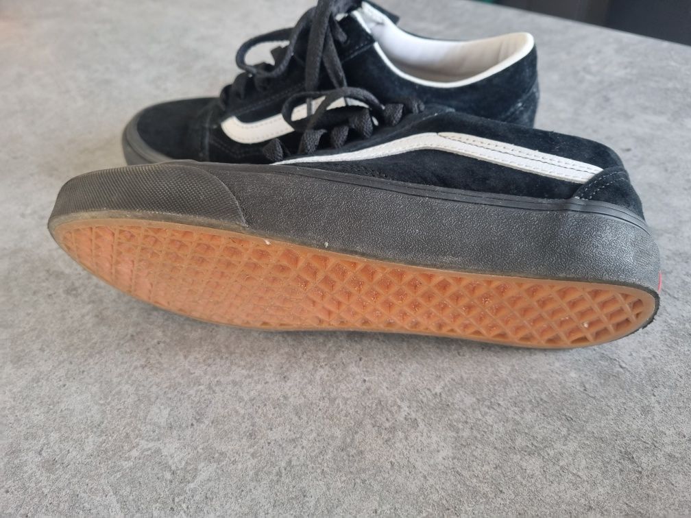 Buty Vans 38 zamszowe