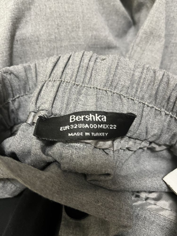 штани карго bershka