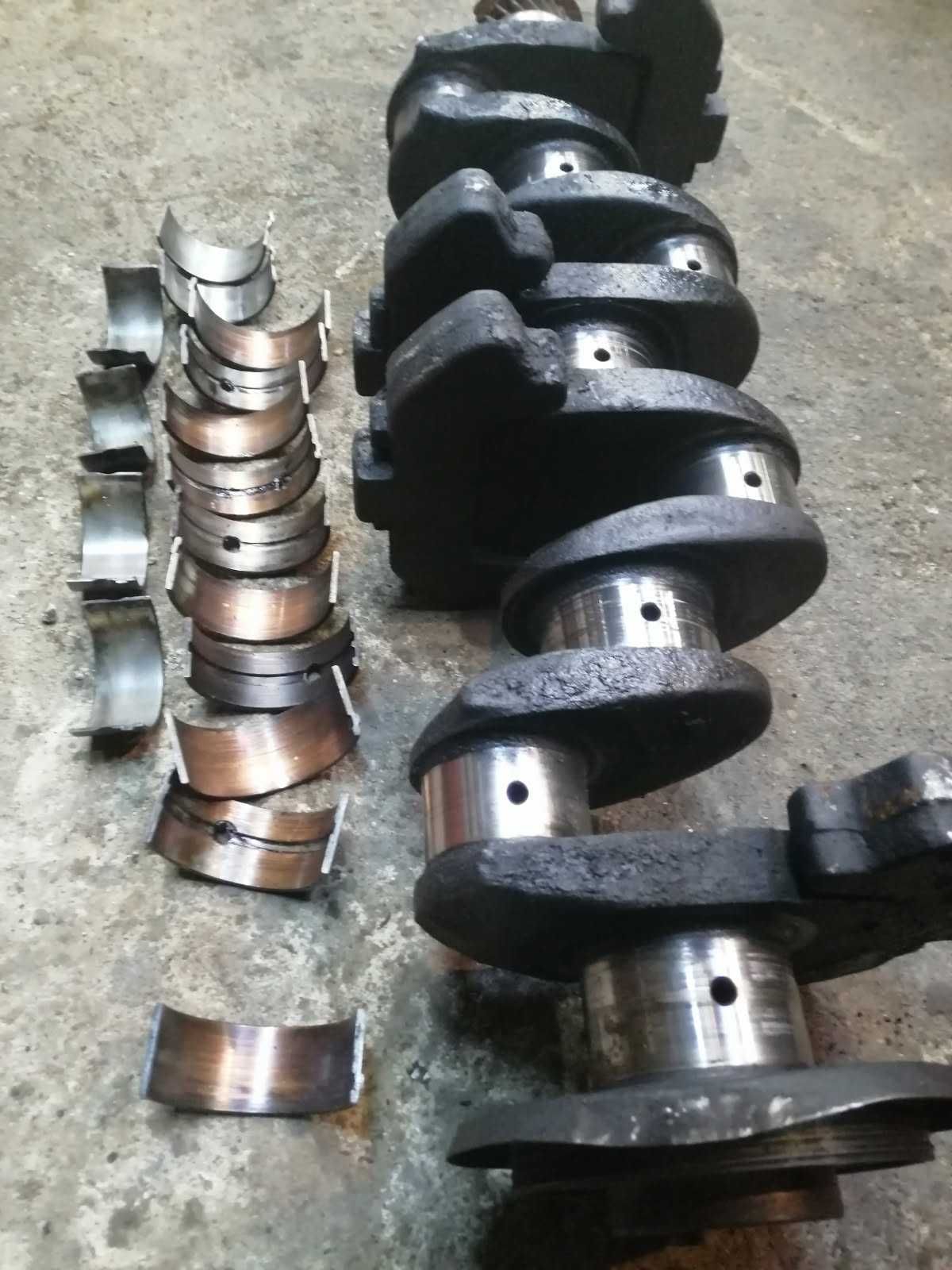 Wał korbowodowy z Panewkami Ursus C-4011,C-355,C-360,Stan DB