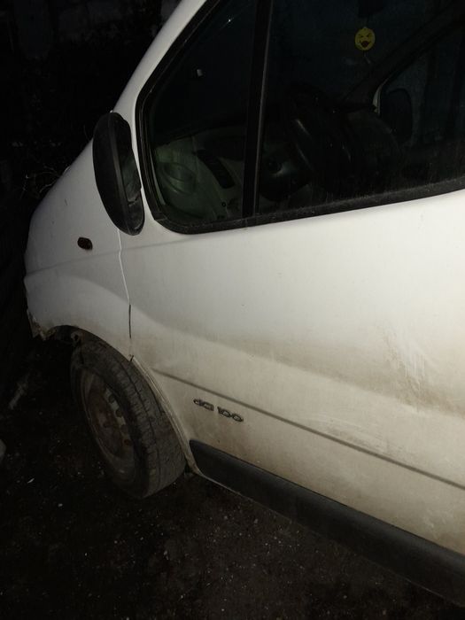 Рено трафік по запчястям