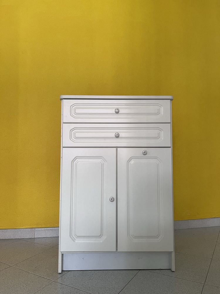 Movéis com cesto
