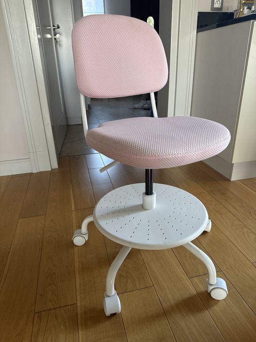 Krzeslo ikea vimund rozowe rezerwacja