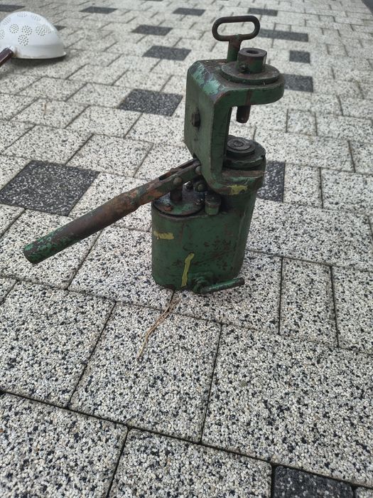 Stara prasa hydrauliczna