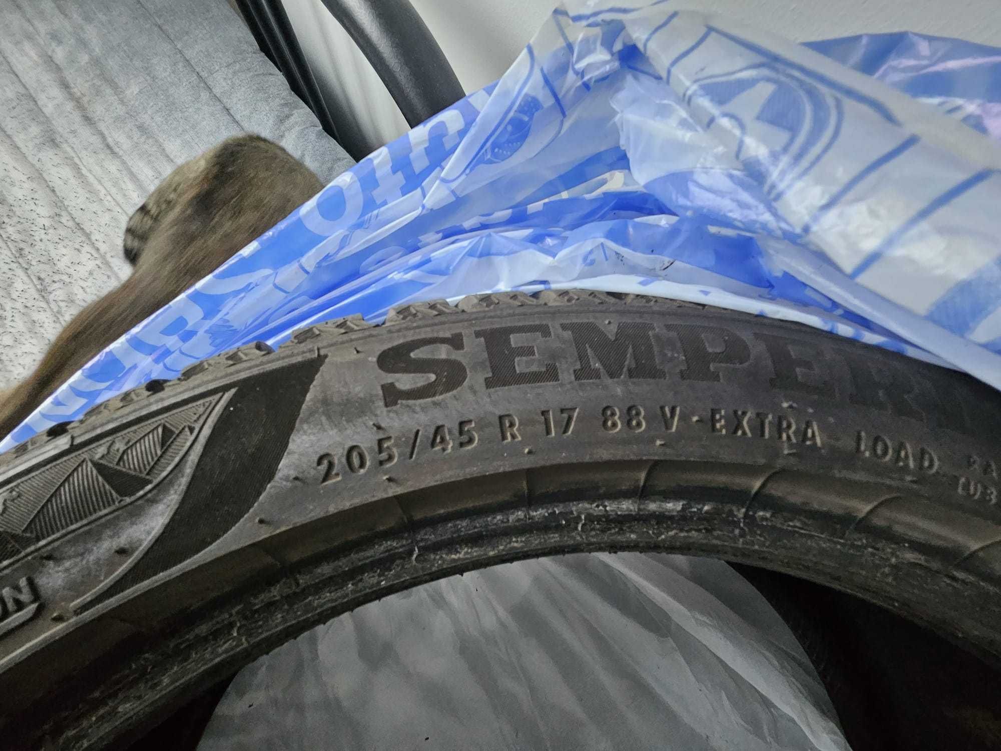Komplet zimowych opon Semperit Speed-Grip S 205/45 R17 88V 2021 rok
