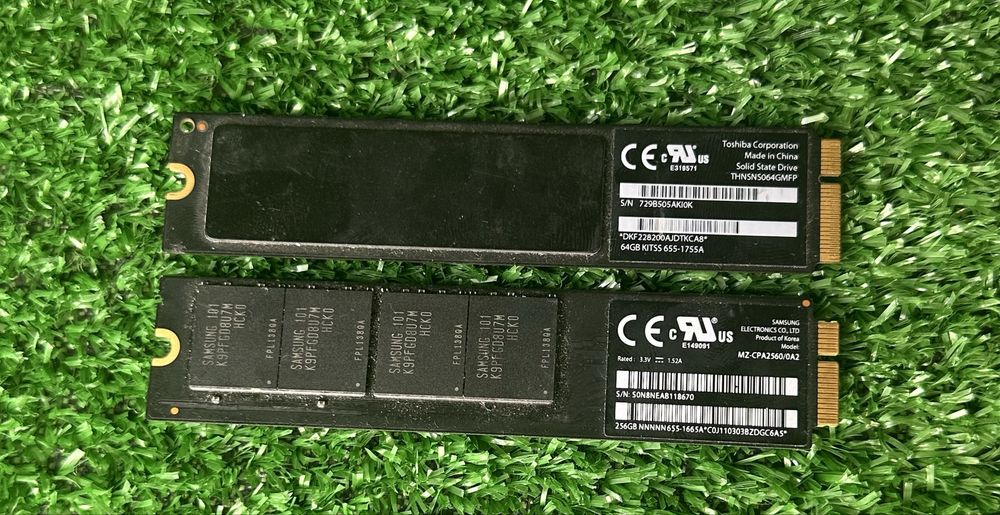SSD для MacBook (Apple PCIe) – 64GB Toshiba та 256GB Samsung