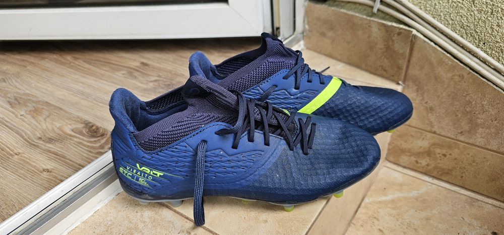 Kipsta korki piłkarskie rozmiar 39 wkładka 24,5cm używane