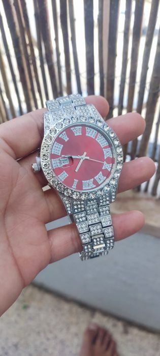 Relógios cravejados