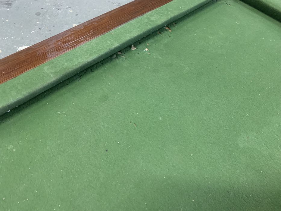 Mesa de bilhar antiga