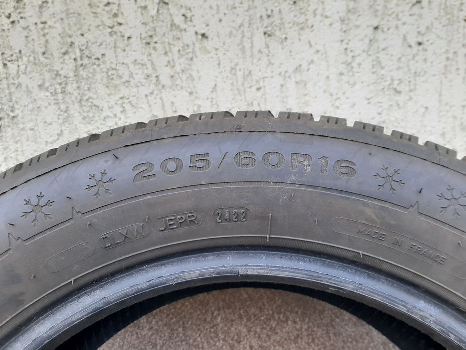 2x Opony zimowe 205/60R16 Dunlop WinterSport 5 / 8mm / 2022r