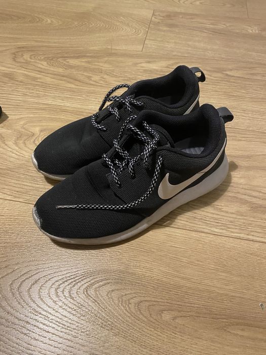 buty nike roshe run