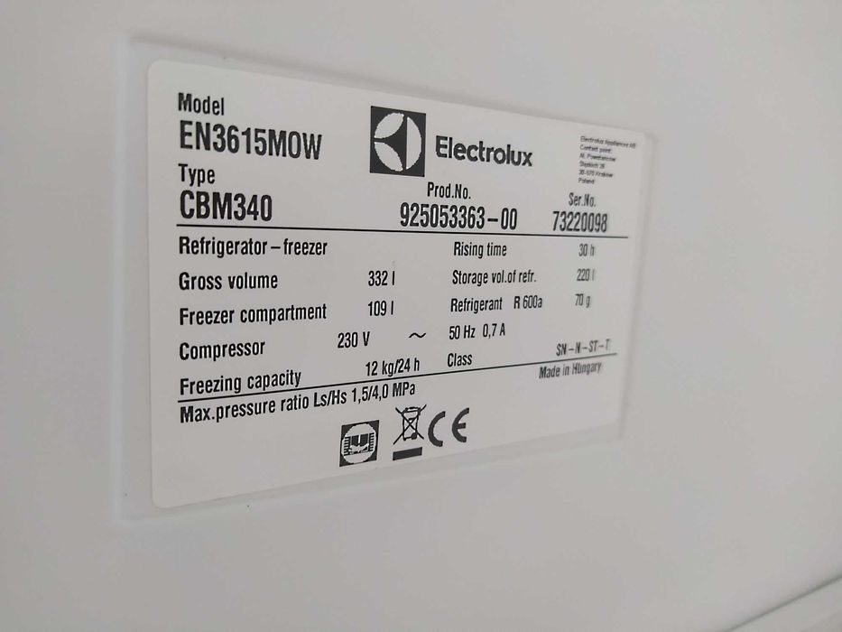 Холодильник  Electrolux з морозильною камерою