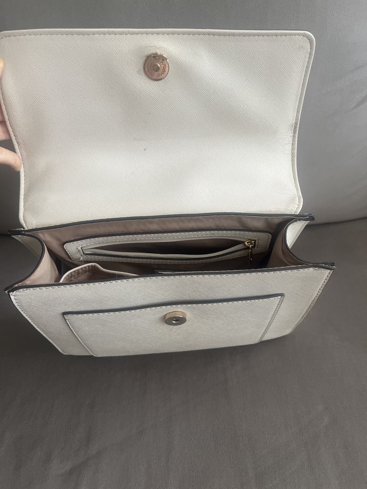 Mala Senhora Guess