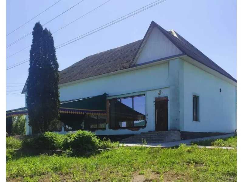 Будівля їдальні-кафе "Азалія" загальною площею 202,4 кв.м