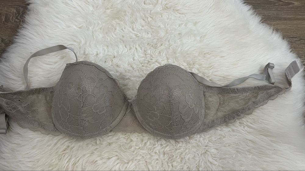 Бюстгальтер бежевий мереживний