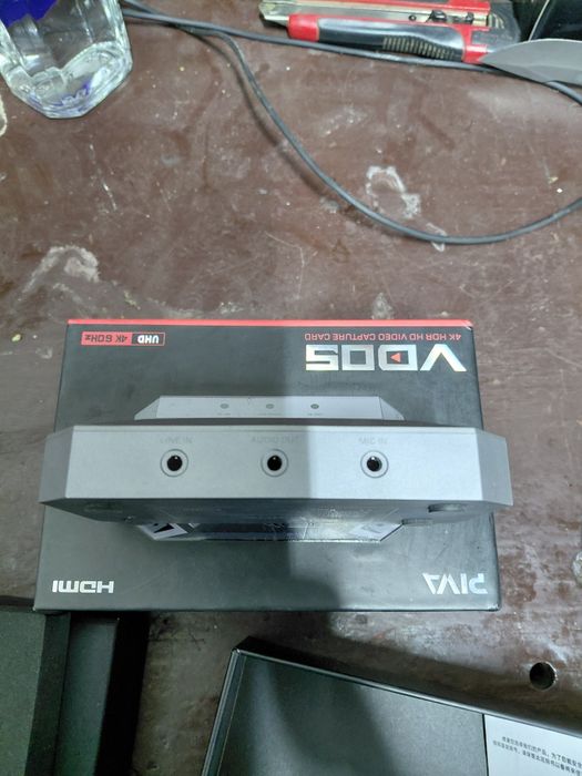 Пристрій для захоплення та трансляції відеосигналу з зов