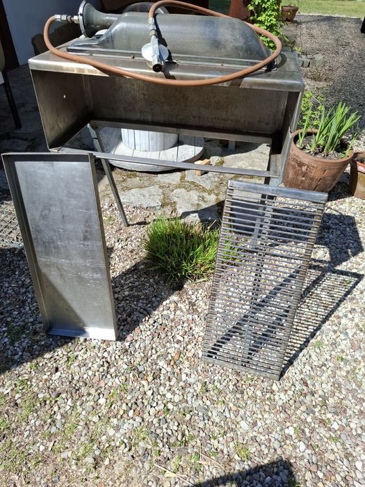 Grill gazowy ze stali nierdzewnej