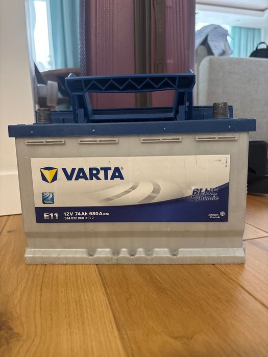 Автомобильный аккумулятор Varta 74 Ah / 680 A E11 R+ Blue Dynamic